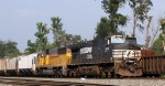 NS 9415 and a leaser lead train 51Z northbound past train 159